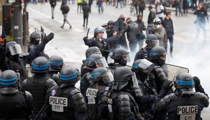 Pariz: Policija bacila suzavac na demonstrante