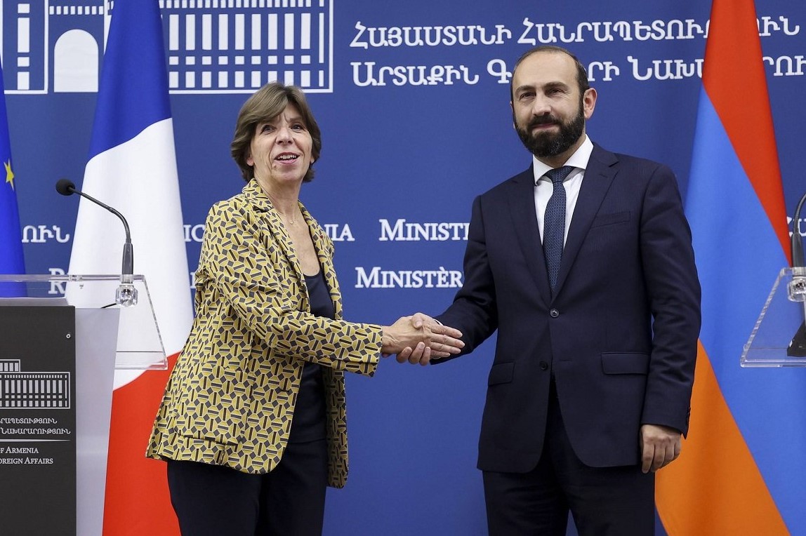 Pariz pristao isporučiti vojnu opremu Jerevanu