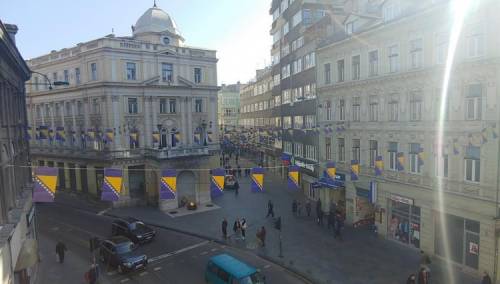 'Park' započeo praznično dekorisanje povodom Dana nezavisnosti BiH