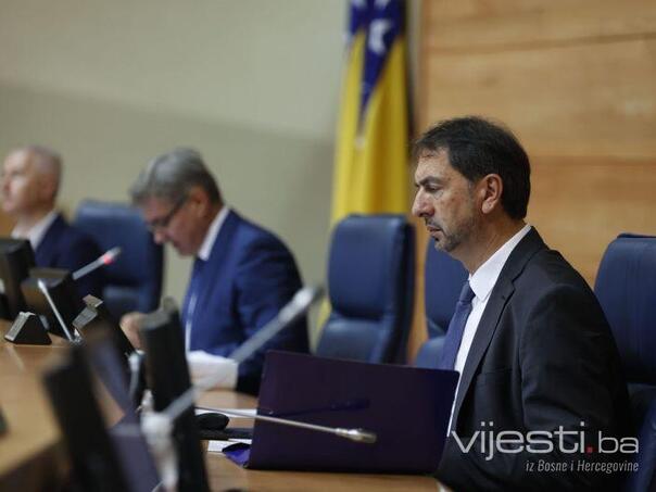 Parlament BiH danas o kešu za Čavaru i migrantima u Blažuju