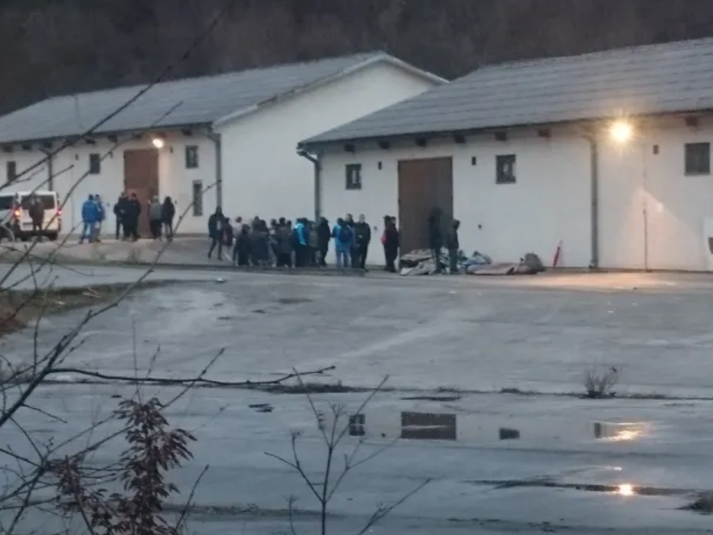 Parlament BiH sutra o zatvaranju migrantskog kampa u Blažuju