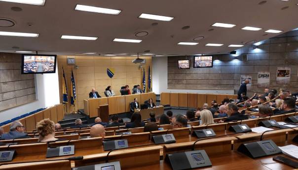 Parlament FBiH o prihvatanju zajma za uvođenje savremenog sistema za saobraćaj