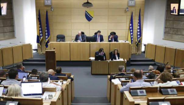 Parlament FBiH: Schmidt neće doći na sjednicu