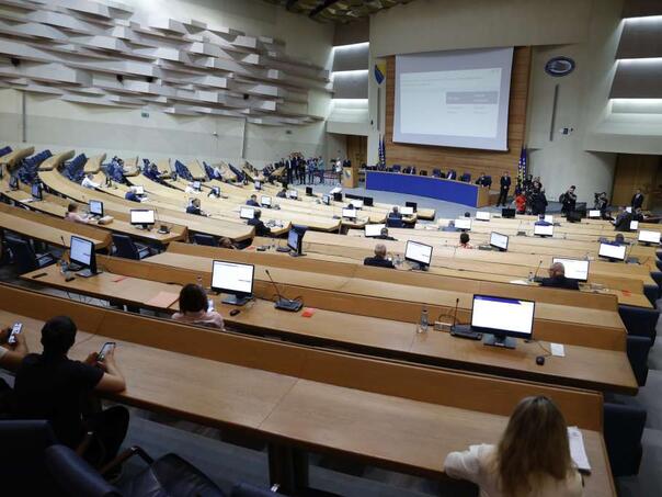 Parlament sutra o smjeni Nešića, amandmanu na Ustav, Izbornom zakonu