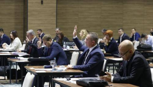 Parlamentarci iz FBiH traže upotrebu bonskih ovlasti