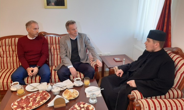 Paroh Milinović: Pokažimo jedni drugima ljubav i poštovanje