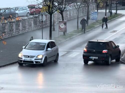 Partneri ga izbacili iz auta: Jedan pljačkaš zlatare u Kalesiji pronađen mrtav