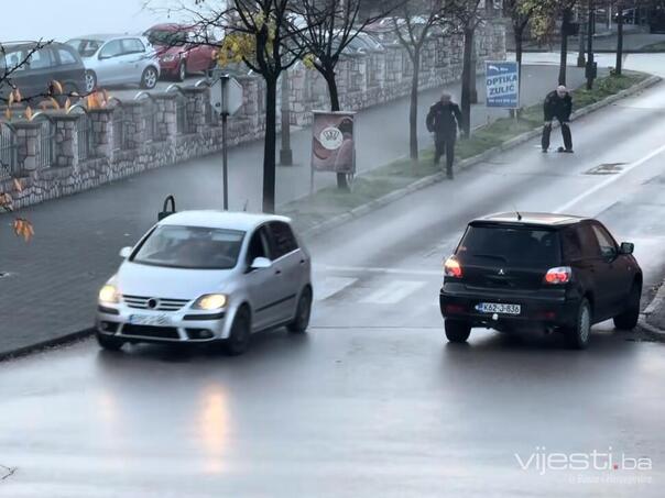 Partneri ga izbacili iz auta: Jedan pljačkaš zlatare u Kalesiji pronađen mrtav