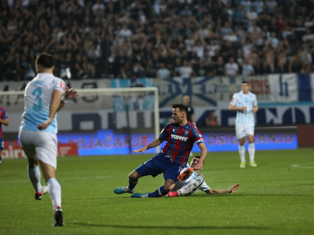Pašalić junak derbija, Rijeka korak bliže tituli