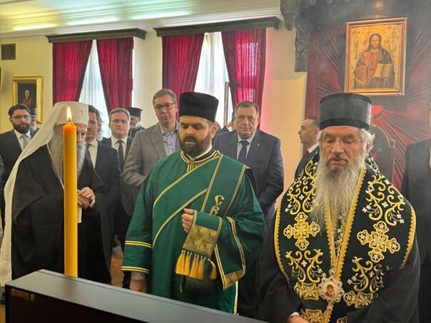 Patrijarh Porfirije proslavio krsnu slavu, prisustvovali Dodik i Vučić