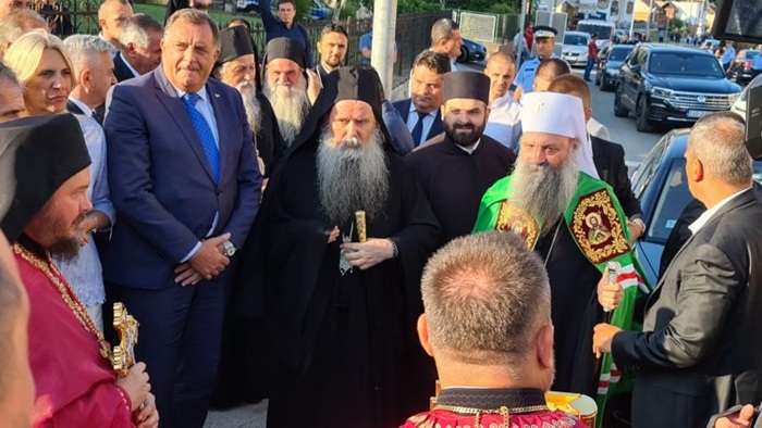 Patrijarh Porfirije stigao u Doboj, dočekao ga Dodik