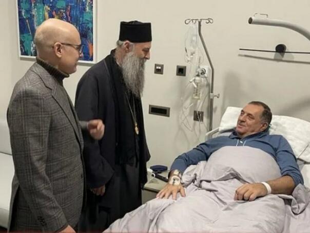 Patrijarh Porfirije u Dodikovoj bolničkoj sobi