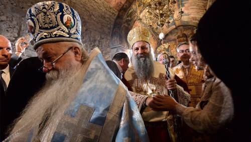 Patrijarh Porfirije ustoličen u Pećkoj patrijaršiji