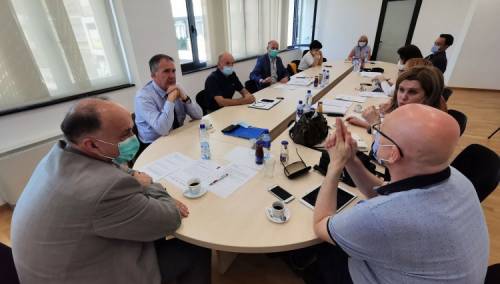 PCR laboratorijama u Zenici i Tešnju nedostaje testova za koronavirus