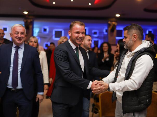 PDP ima 400 novih članova, dolazi li Stanivuković na čelo stranke?