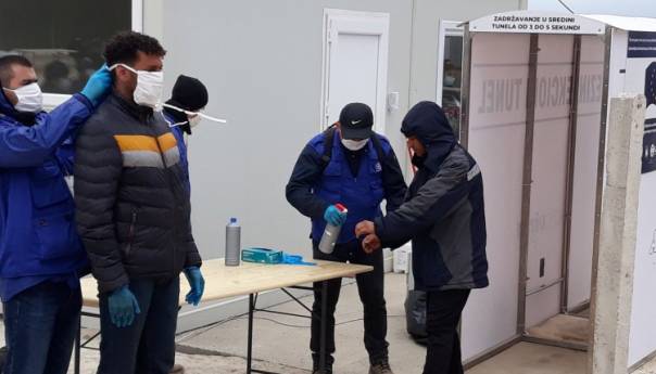 Pedeset migranata u prihvatnim centrima u USK-u pozitivno na COVID-19