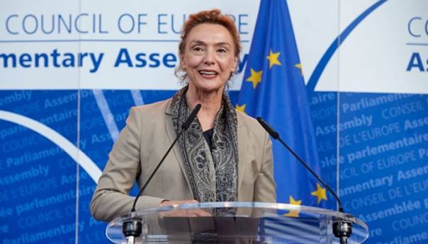 Pejčinović Burić pozvala vlade da ne ograničavaju slobodu medija