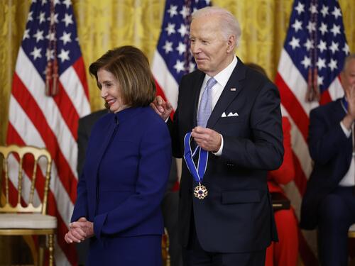 Pelosi: Demokrati bi prošli bolje da je Biden ranije odustao od kandidature
