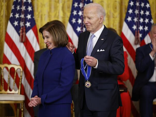 Pelosi: Demokrati bi prošli bolje da je Biden ranije odustao od kandidature