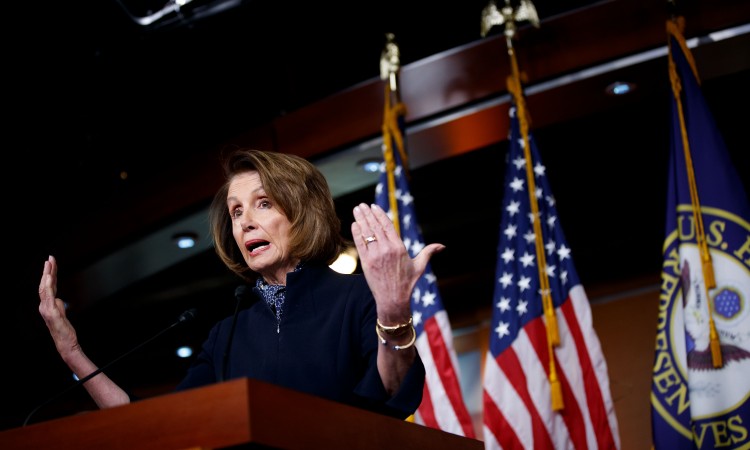 Pelosi: Rezolucija o ograničenju vojnih akcija Trumpa prema Iranu