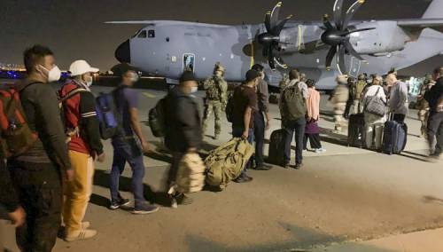 Pentagon: Iz Afganistana evakuirano 7.000 civila