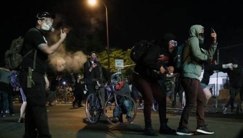 Pentagon naredio pripravnost vojne policije radi gušenja nemira u Minneapolisu