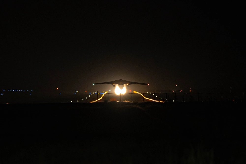 Pentagon objavio snimku bombardera prije napada na Iran