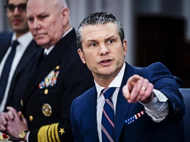 Pentagon uveo obaveznu pratnju za novinare