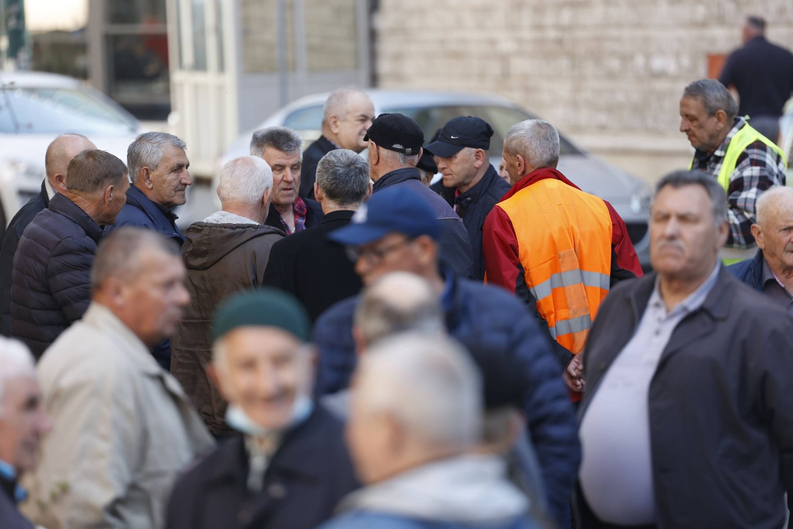 Penzioneri prijete: Povećanje penzija ili protesti uoči izbora