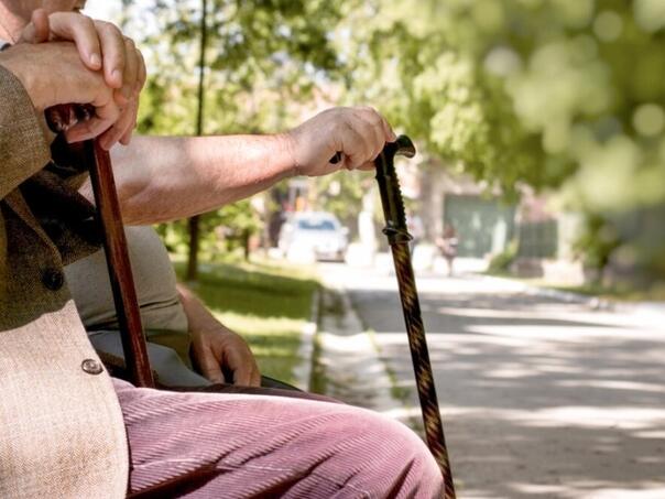 Potpisan Sporazum: 39.043 penzionera će dobiti po 100 KM