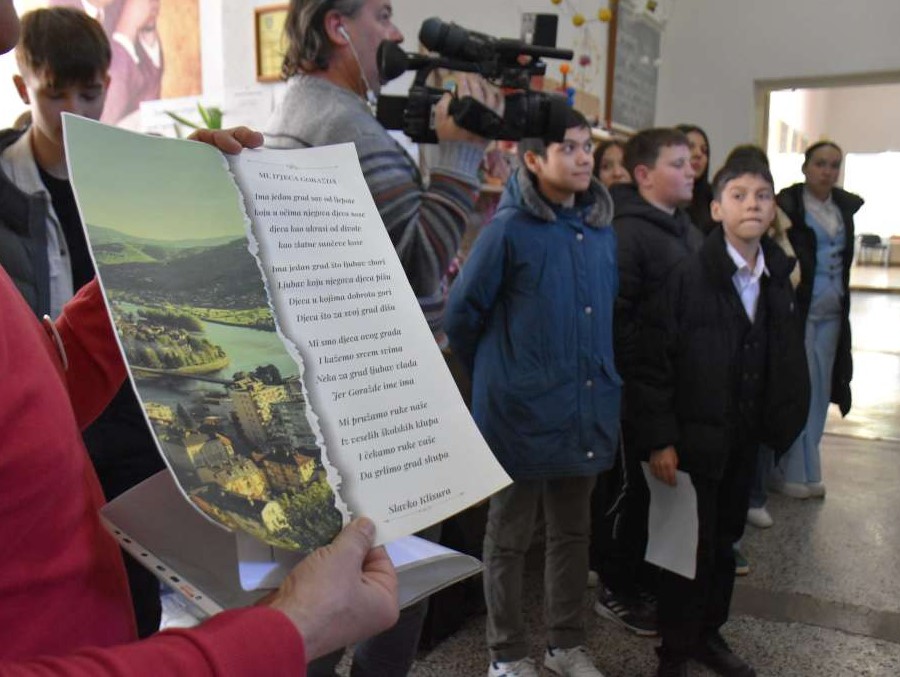 Performans 'Štafeta radosti' povodom Dana mladih Grada Goražda