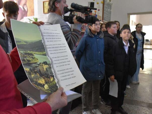 Performans 'Štafeta radosti' povodom Dana mladih Grada Goražda