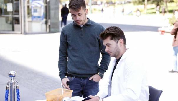 Performansom u Sarajevu upozoreno na loše stanje u zdravstvu