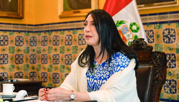 Peruanska ministrica cijepila se preko reda, zbog skandala dala ostavku
