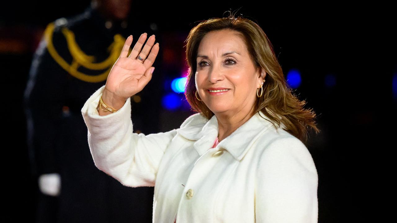 Peruanska predsjednica neće podnijeti ostavku zbog istrage o satovima