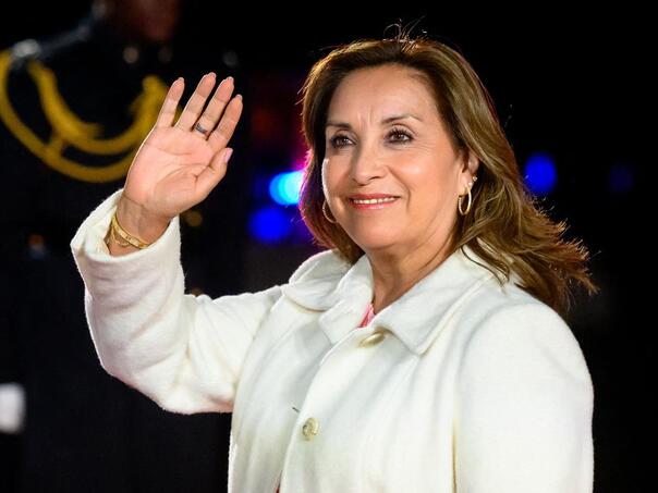 Peruanska predsjednica neće podnijeti ostavku zbog istrage o satovima