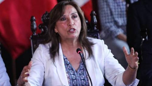 Peruanski Kongres razmatra prijevremene izbore u jeku protesta