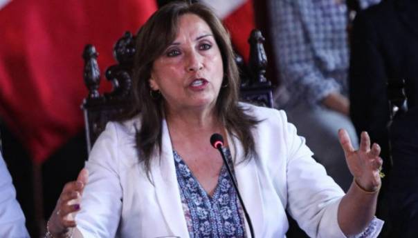 Peruanski Kongres razmatra prijevremene izbore u jeku protesta