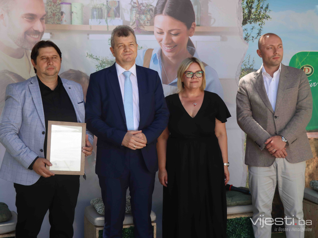 Perutnini Ptuj uručen certifikat "Uzgojeno bez upotrebe antibiotika"