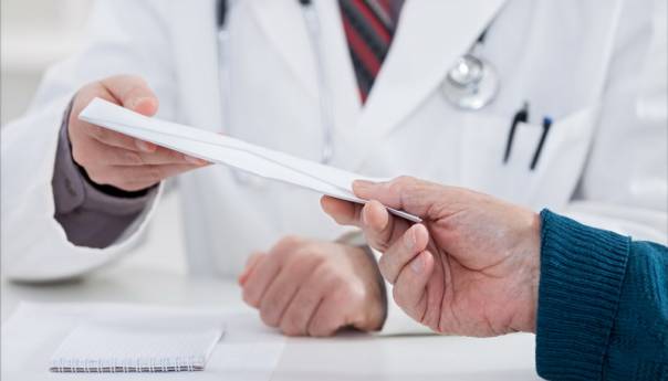 Pet liječnika u Sloveniji osuđeno zbog korupcije