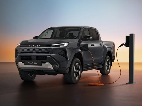 Pet minuta do punog rezervoara: Toyota Hilux na vodonik stiže u Evropu