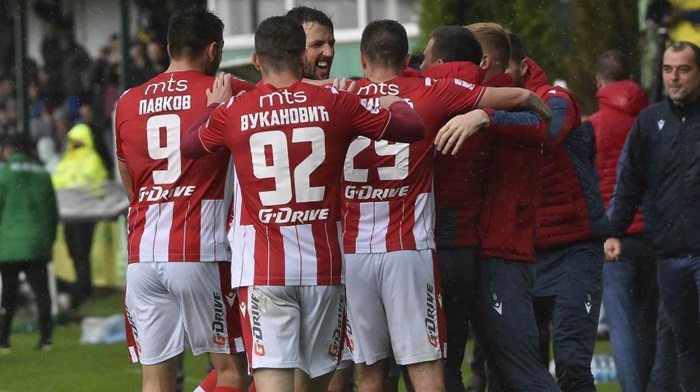 Pet nogometaša Crvene zvezde zaraženo koronavirusom