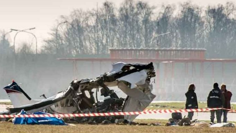 Pet osoba poginulo, a sedam povrijeđeno u padu aviona u blizini Varšave