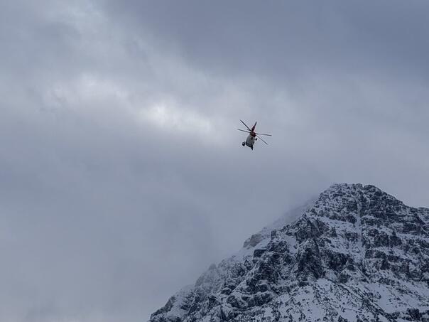 Pet osoba poginulo u lavinama u austrijskim Alpama