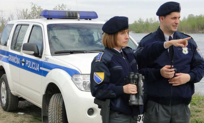 Pet osoba uhapšeno zbog krijumčarenja migranata