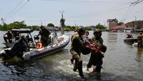 Pet poginulih u poplavama u Ukrajini nakon rušenja brane Kahovka