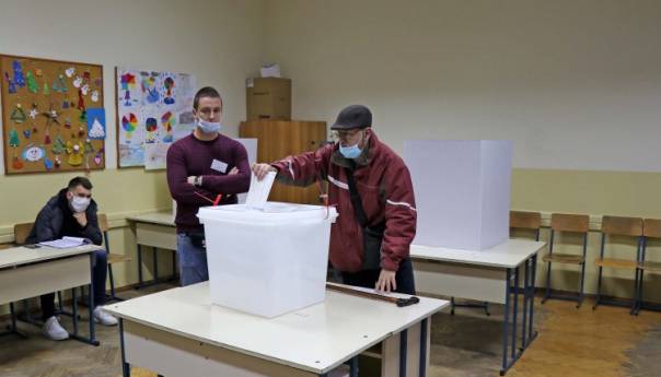 Pet političkih stranaka traži ponovno prebrojavanje svih glasačkih listića