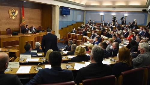 Pet poslanika ima virus korona, iskomplikovan izbor Vlade Crne Gore