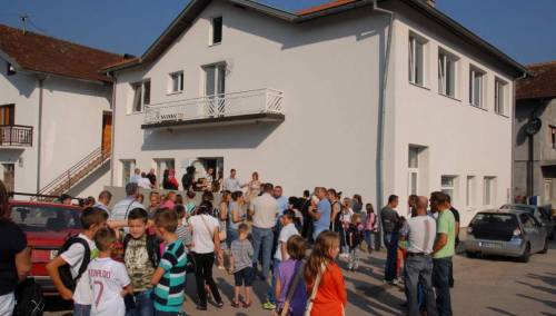 Pet učenika zbog materijalne situacije prekinulo školovanje