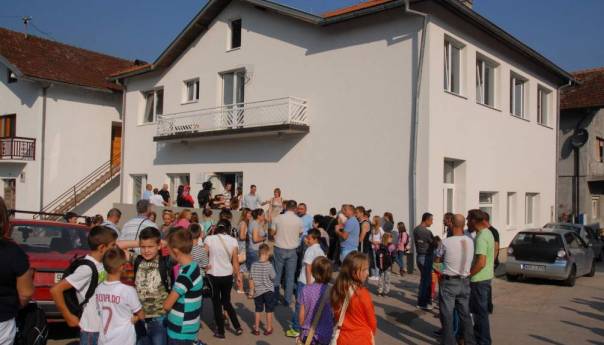 Pet učenika zbog materijalne situacije prekinulo školovanje